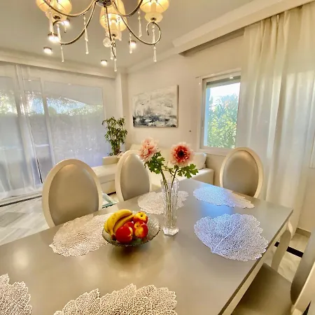 Golden Mile Beach Apartment *
